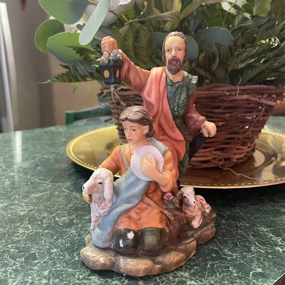 AVON Holiday Treasures Nativity Porcelain Blessed Visitors Shepherds Pre-Owned